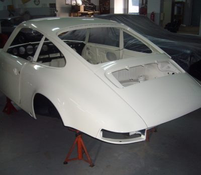 Porsche 911T 1971 White Painting Back